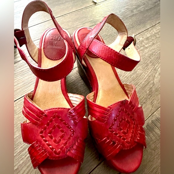 FRYE Shoes CHARLIE HUARACHE Womens 6 RED Wood Platform Woven Sandals - Picture 1 of 9